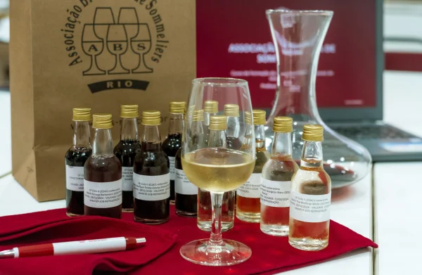 Formação de Sommeliers e Profissionais do Vinho – Ciclo III