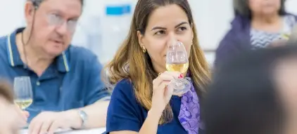 aluna aula vinho